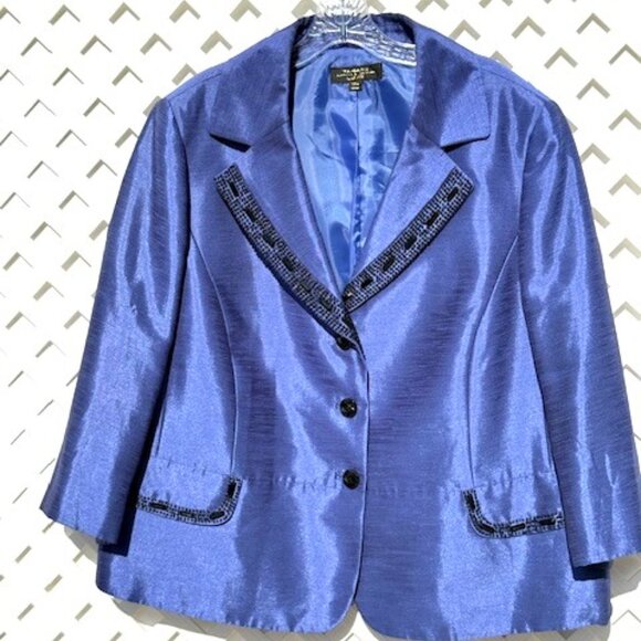 BEAUTIFUL TAHARI ROYAL BLUE SUIT SKIRT SET W? BEADED COLLAR AND (FAUX) POCKETS - Picture 3 of 5